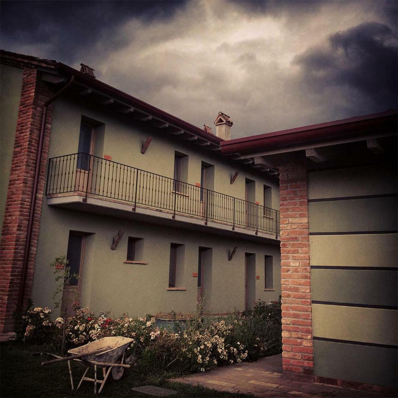 Agriturismo Bassanine Monticelli d'Ongina Екстер'єр фото